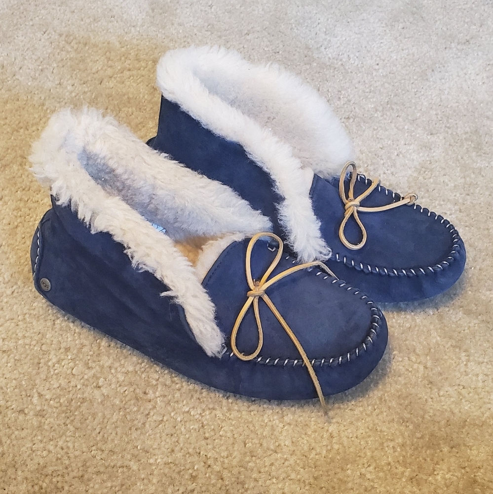 UGG moccasins Navy Blue